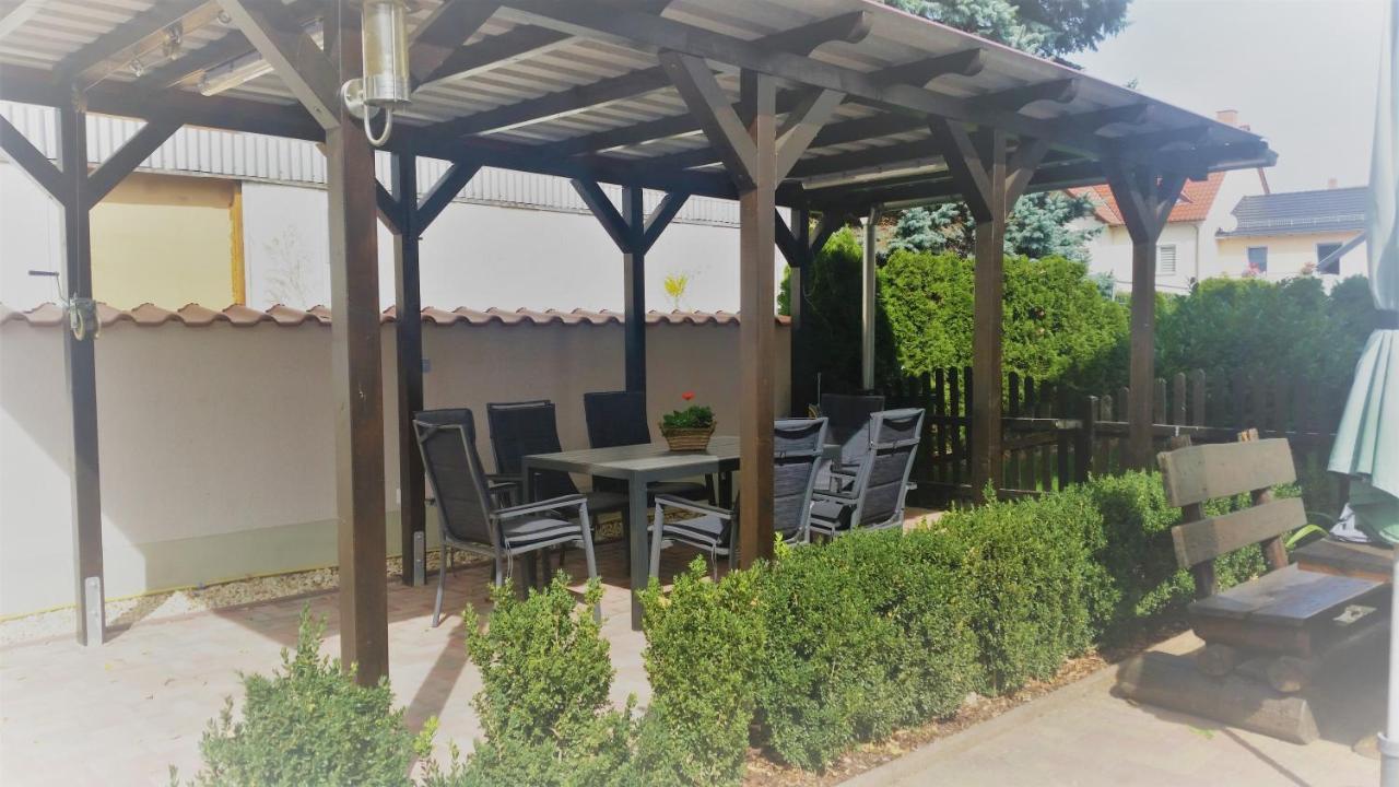 Ferienwohnung "Burgblick" An der Schmucke Esterno foto