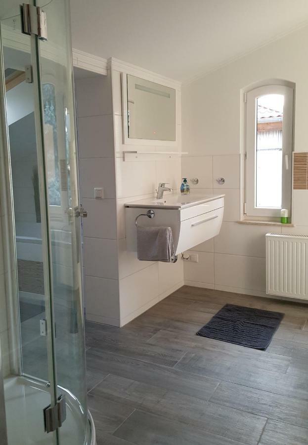 Ferienwohnung "Burgblick" An der Schmucke Esterno foto